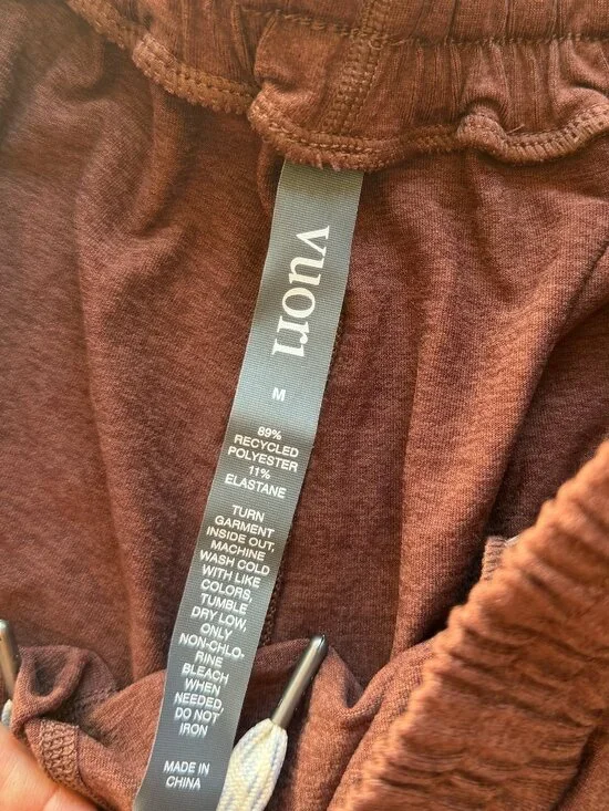 Vuori Boyfriend Short Shorts Cedar Heather Brown Size Medium New NWT - Picture 3 of 8